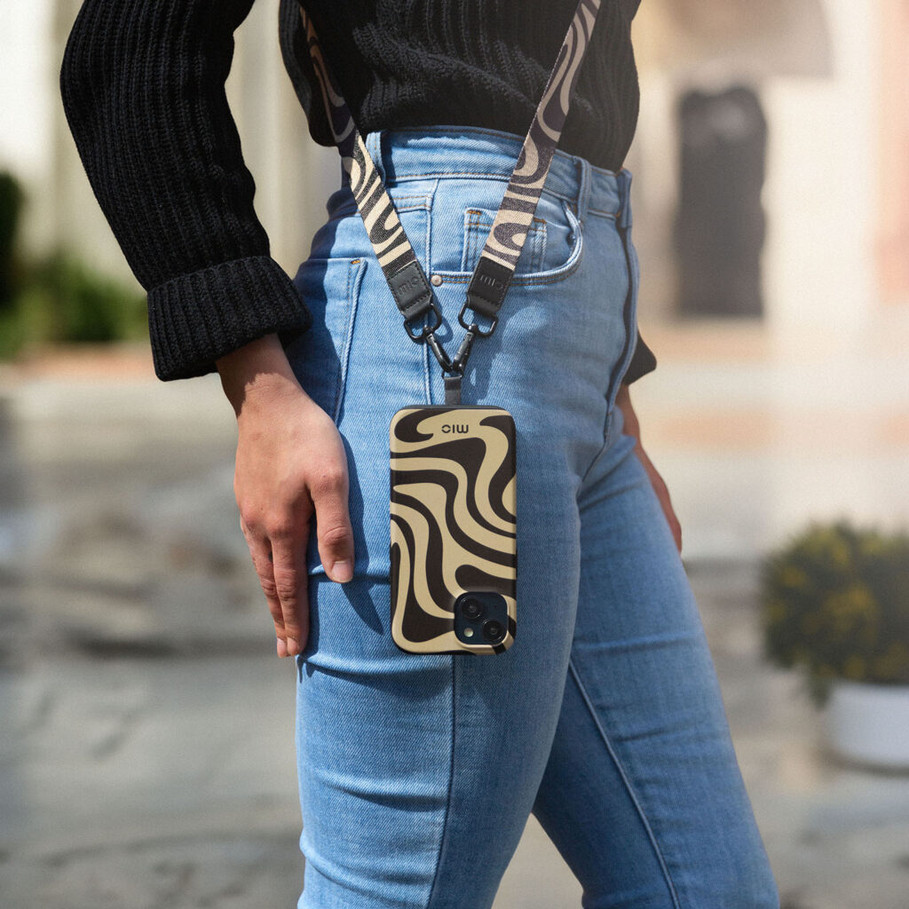 MIO Swirl case - Lifestyle 1