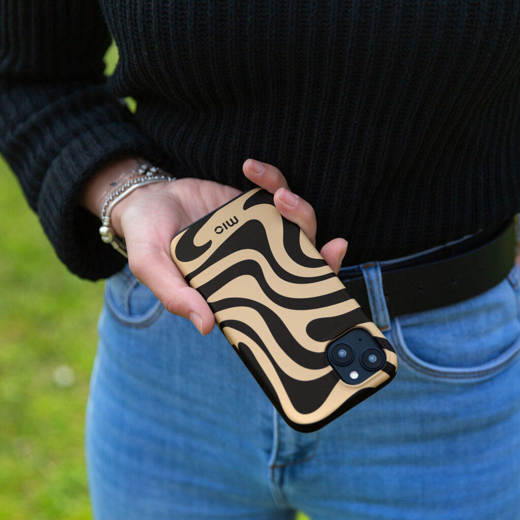 MIO Swirl case - Lifestyle 2